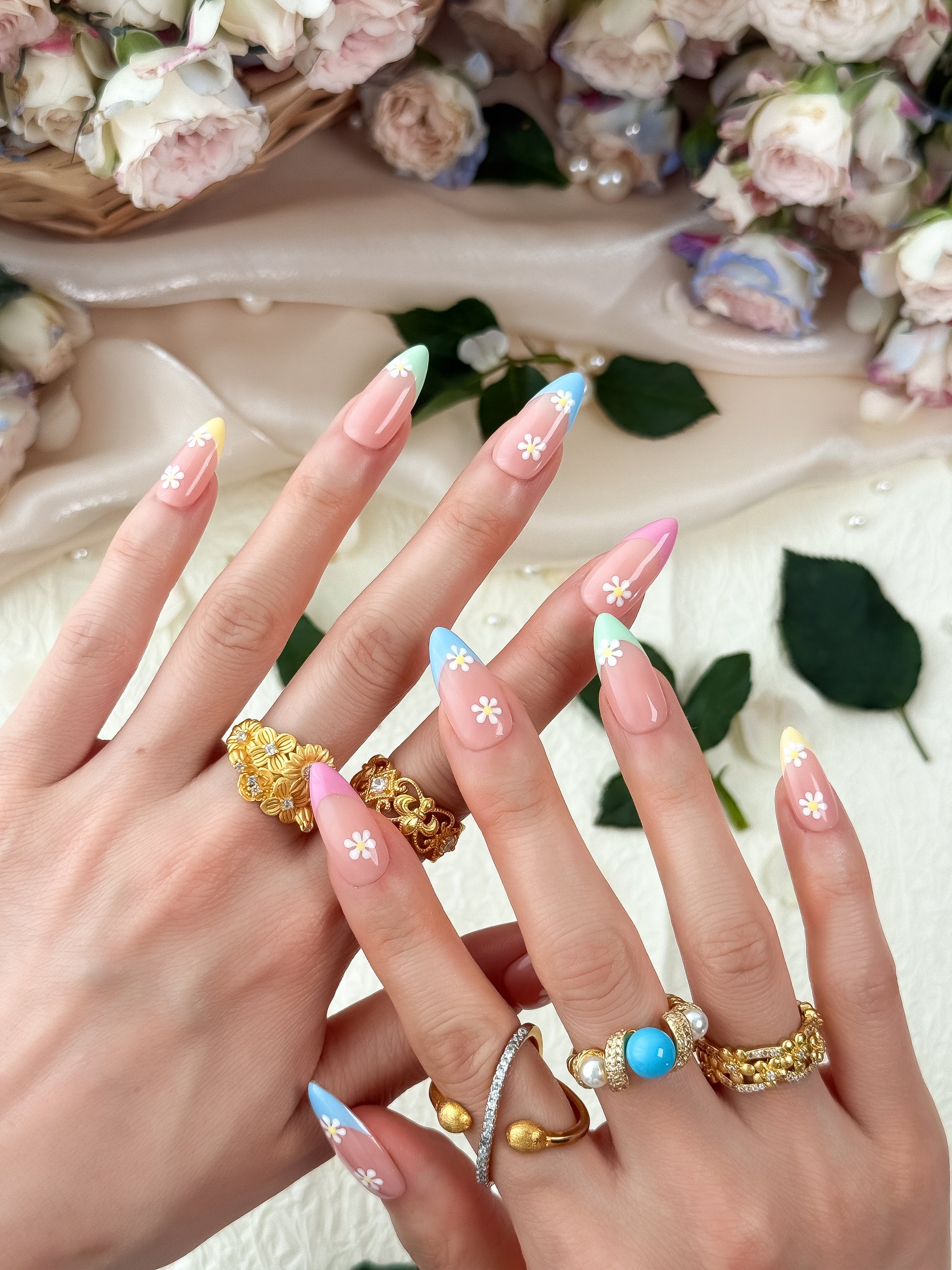 Meadow Daisy - NailVesta press-on nails image 1
