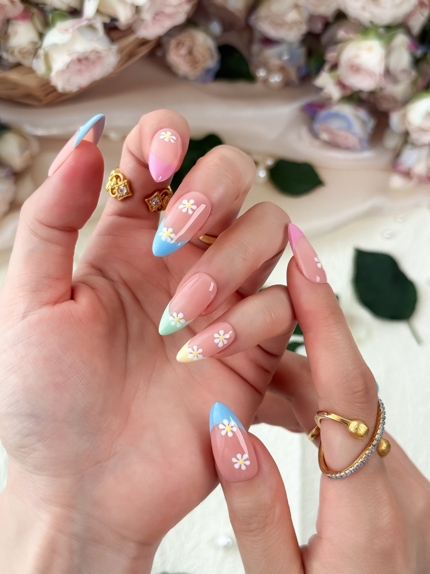 Meadow Daisy - NailVesta press-on nails image 2